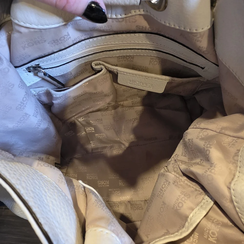 Michael Kors East West Hobo Bag - Picture 3 of 10